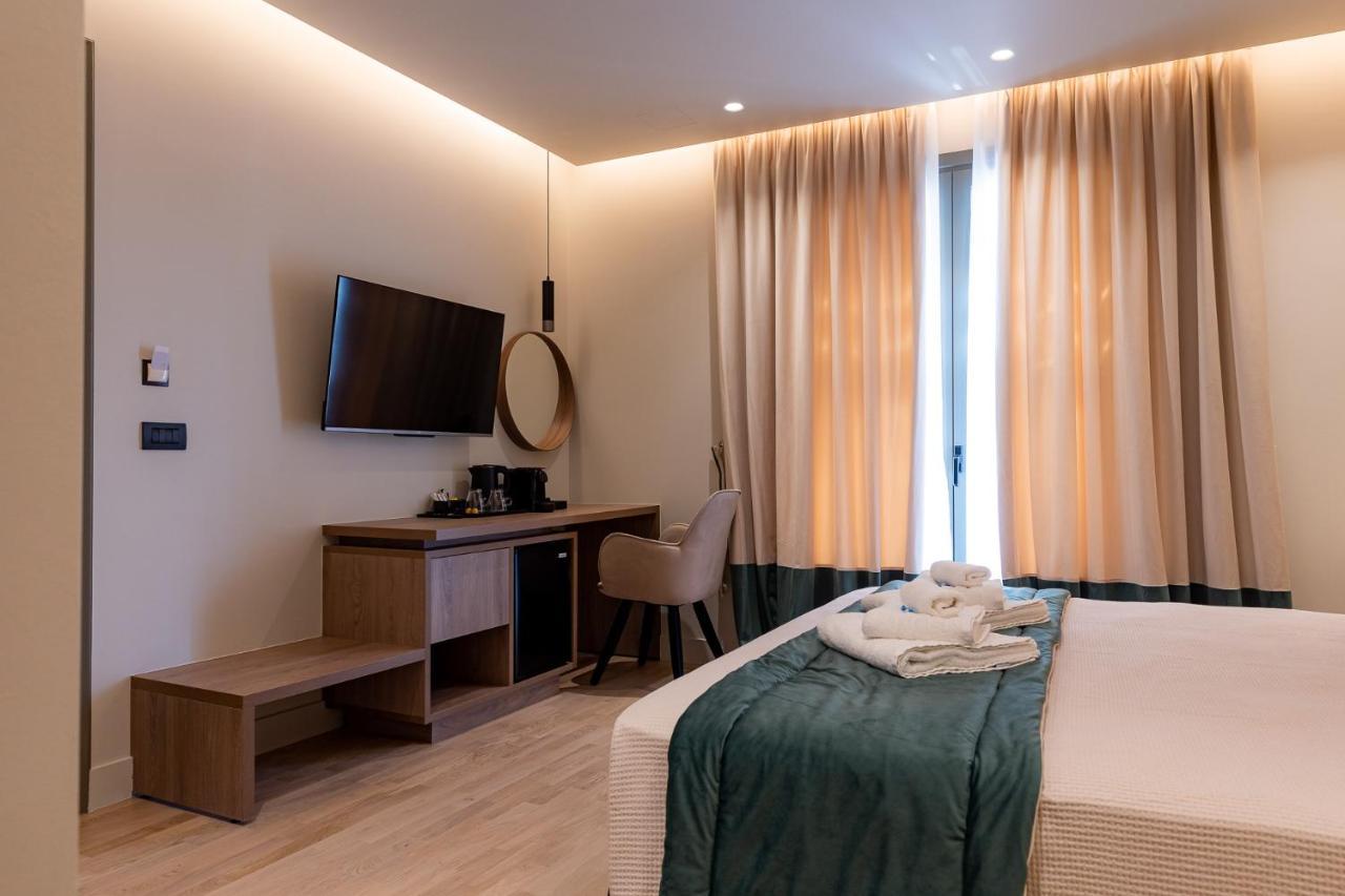 Philia Boutique Hotel เอเธนส์ ภายนอก รูปภาพ